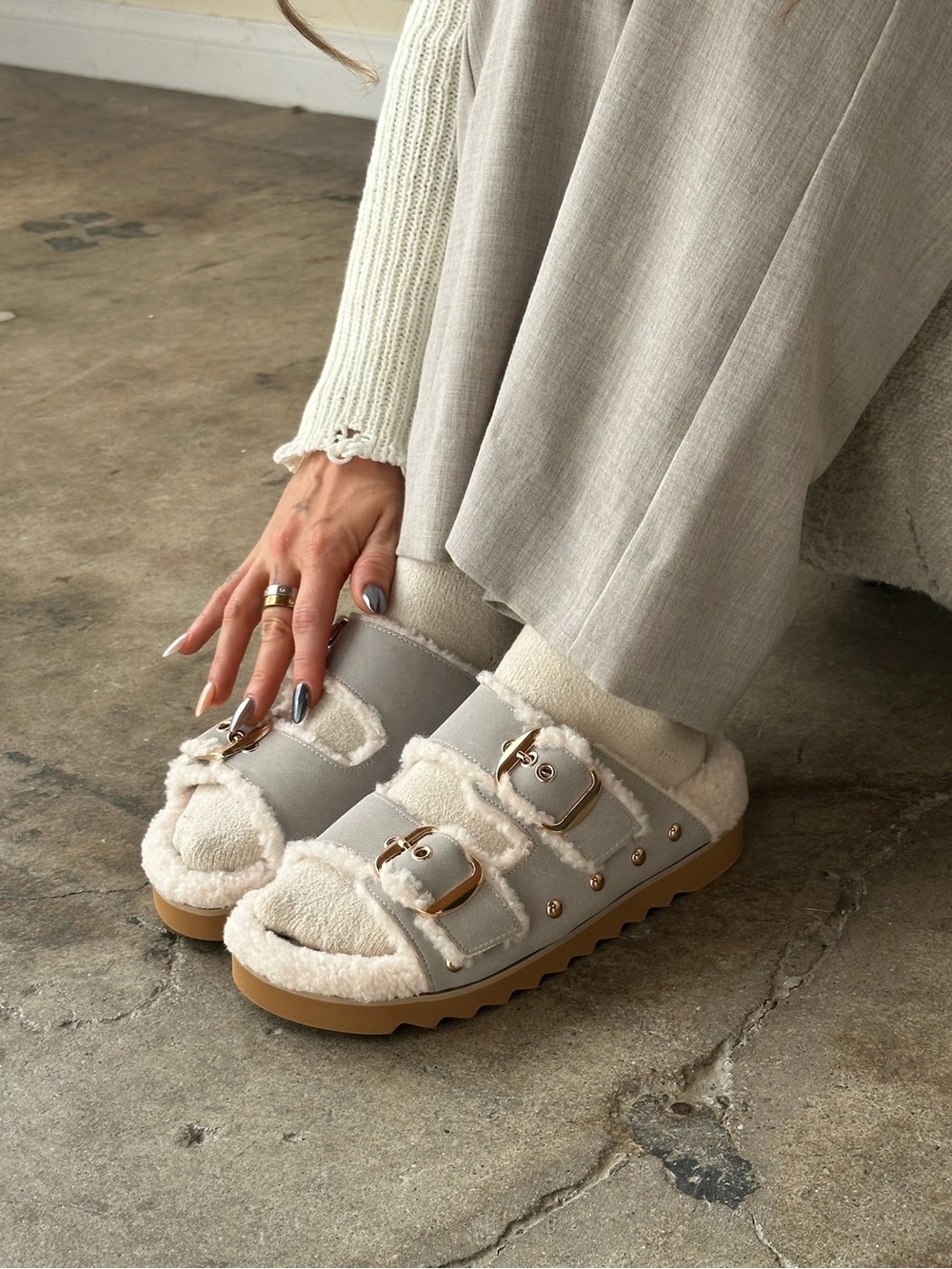 AZALEA WANG TRESOR GRAY FLAT SLIPPER 8.5